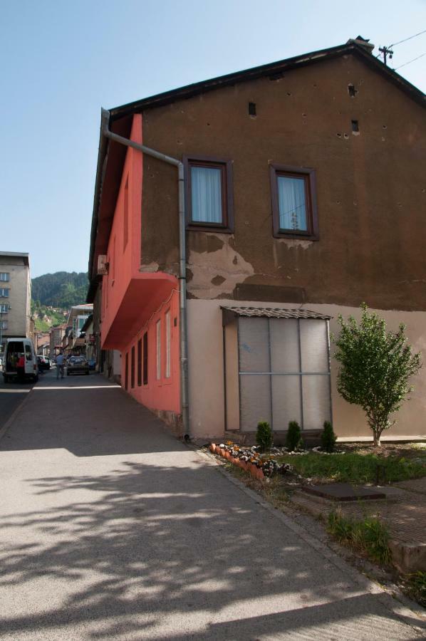 Bistrik Rose Apartment SJJ Exterior photo