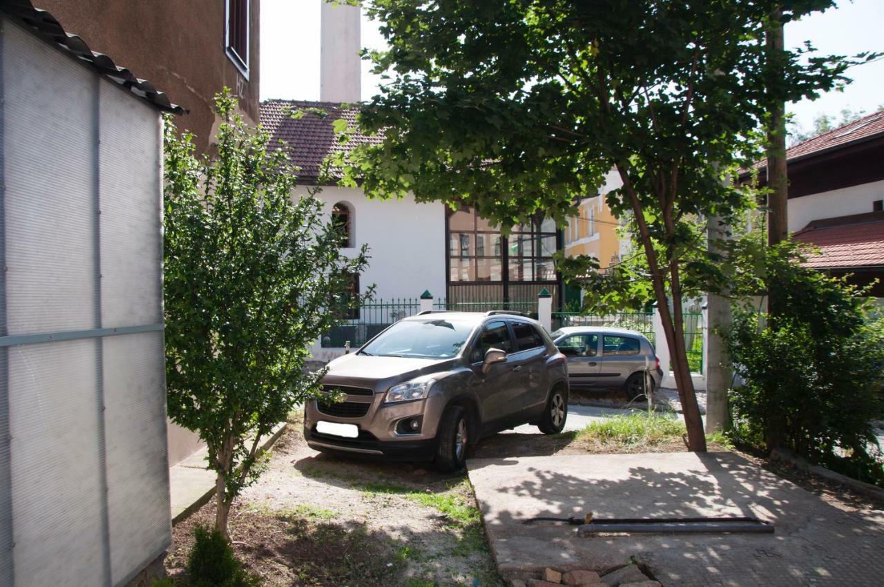Bistrik Rose Apartment SJJ Exterior photo